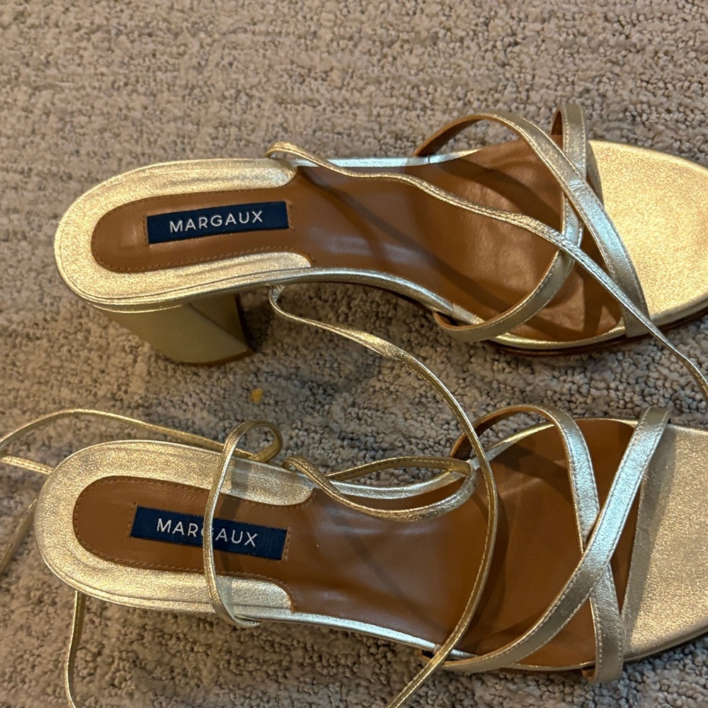 Margaux Soho sz 39W low heel champagne Gold Strappy Sandals - Picture 3 of 5